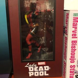Lady Deadpool - diamond gallery - marvel